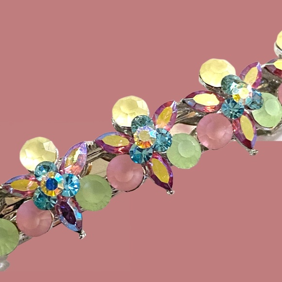 Sparkling Crystal Floral Barrette - Picture 5 of 6